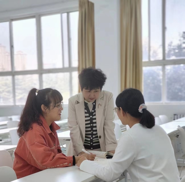 图片三.jpg 图片三.jpg